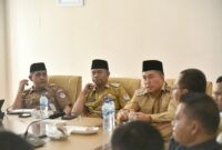 Bupati Oskar Manoppo yang didampingi Wabup Argo Sumaiku saat menerima Kunjungan dari Perumda Tirta Bukaka.