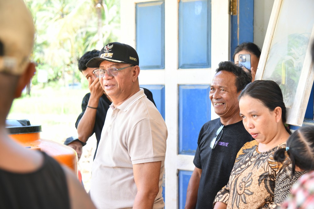 Bupati Oskar Pantau Langsung Pembangunan Sekolah di Molobog Timur