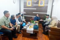 Bupati Boltim Oskar Manoppo bersama Menteri Transmigrasi Muhammad Iftitah Sulaiman Suryanagara usai pertemuan di Jakarta, Jumat (3/10/2025).